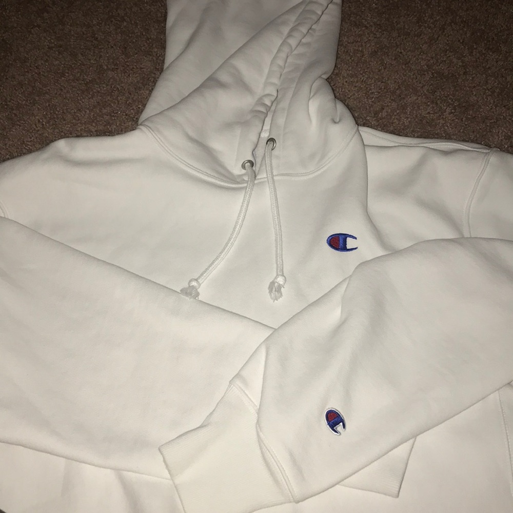 woman’s crop sweatshirt